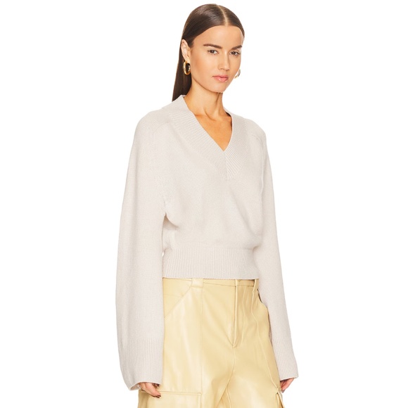 NWT Helsa Talena V Neck Sweater Medium - Picture 2 of 9